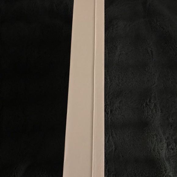 COPY - Jeffree Star : NUDE LIQUID LIPSTICK VAULT, new in vault box - Picture 5 of 6